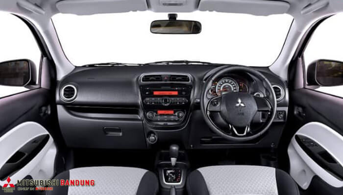 Dashboard Mitsubishi Mirage